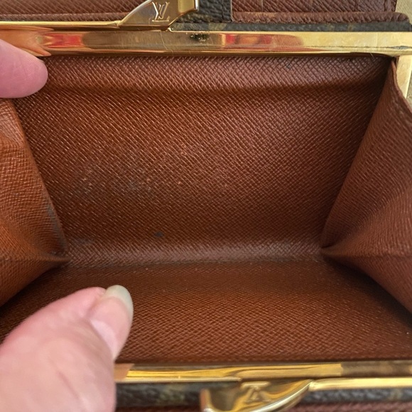 Authentic Louis Vuitton Monogram Kisslock Bifold Wallet w/COA - Picture 4 of 9
